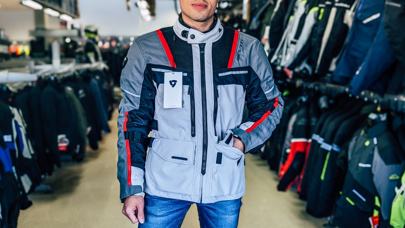 La mejor chaqueta moto 4 estaciones Revit Offtrack
